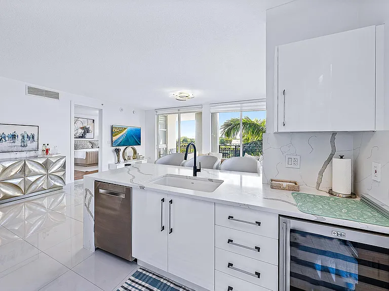 550 Okeechobee Blvd #422 — Photo 7