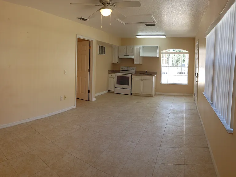 2807 Fan Palm Dr #5 — Photo 2