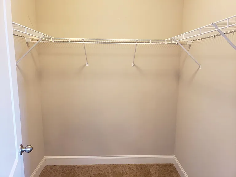 300 Addison Ct — Photo 15