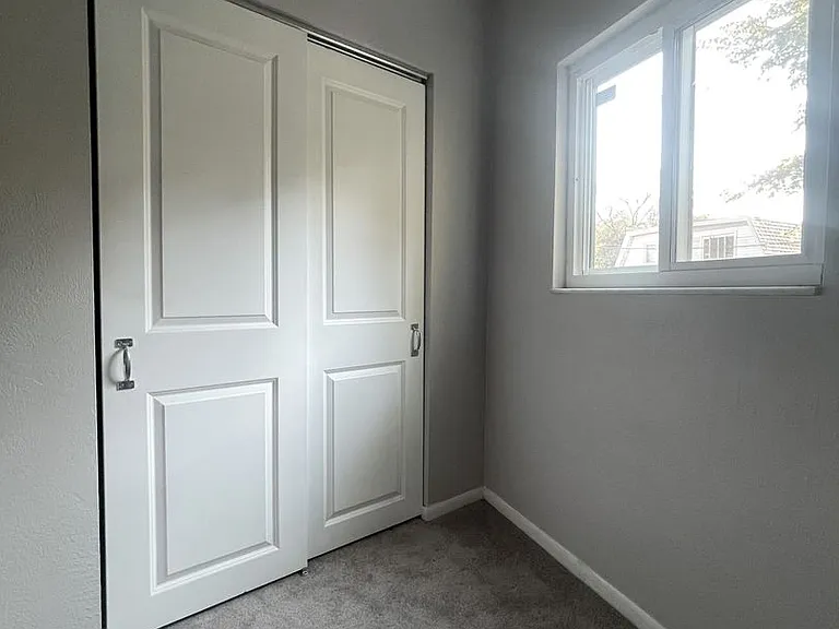 1 Arnold St — Photo 2
