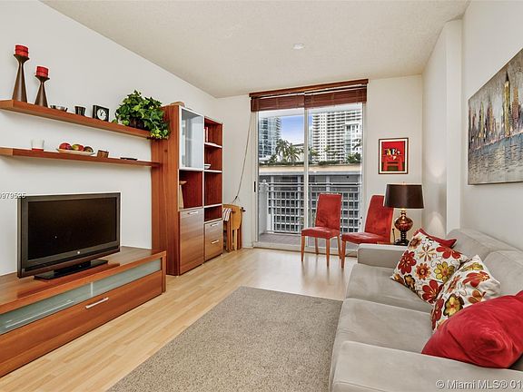5th image of 185 SE 14th Ter APT 1112