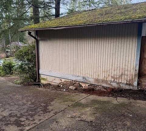 4th image of 635 Holly Court