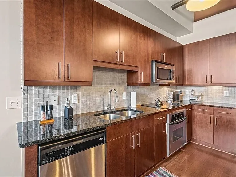 1261 Caroline St #111 — Photo 3