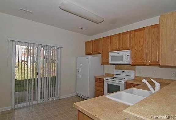 5th image of 5749 Bent Creek Cres