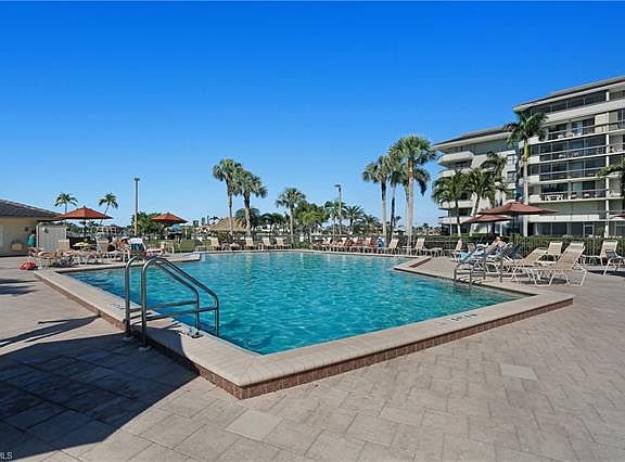 2nd image of 651 Seaview Ct APT B301