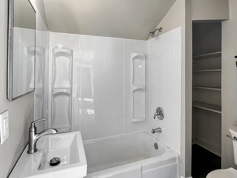 608 Belmont Rd #5 — Photo 5
