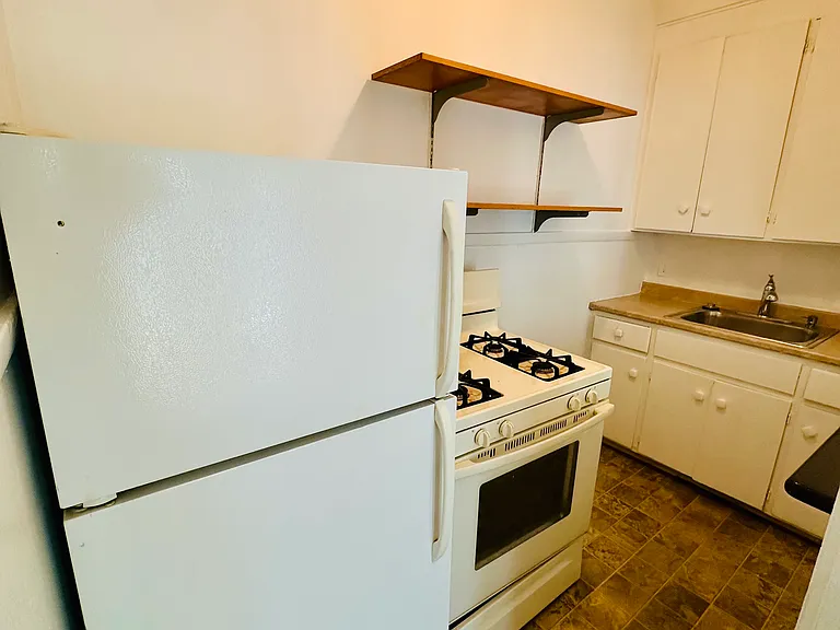 36 Rowley St #1 — Photo 6
