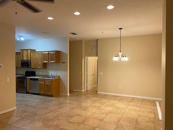 3rd image of 1547 Broken Oak Dr