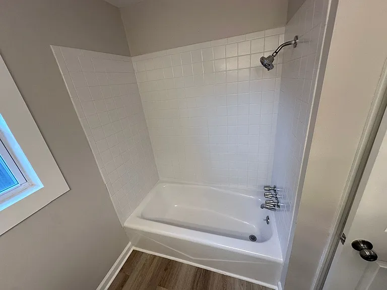 116 N Tarver Ave — Photo 7