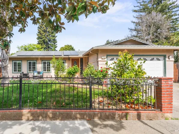 1390 Salvador Avenue, Napa, CA 94558