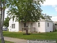 1st image of 402 21st Ave N