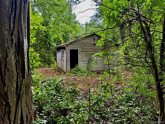 2nd image of 150 Weaver Road