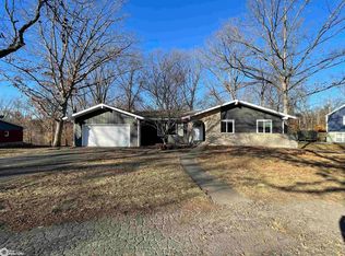 3007 Hickory Ln, Mount Pleasant, IA 52641