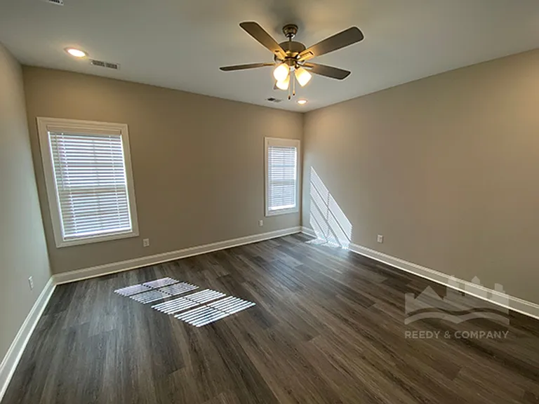 547 Rosalie Woods Dr — Photo 7