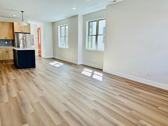 5th image of 107 W Park Ave #1