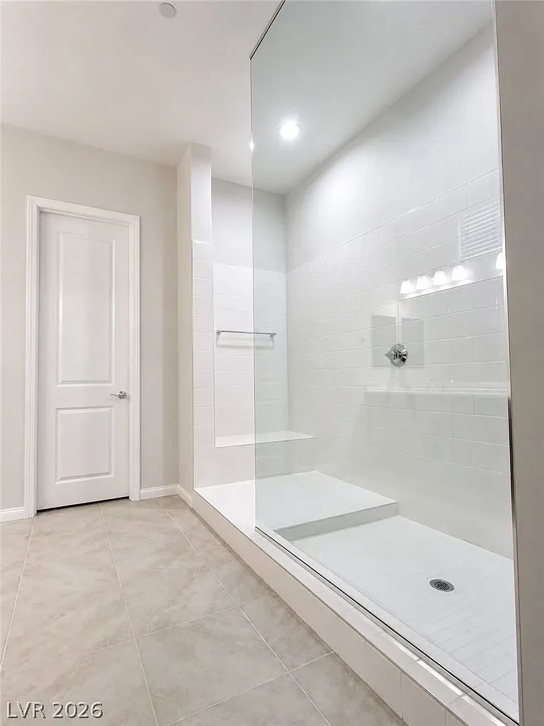 3 bed, 3.5 bath, 2048 sqft, $2,790 — Photo 4
