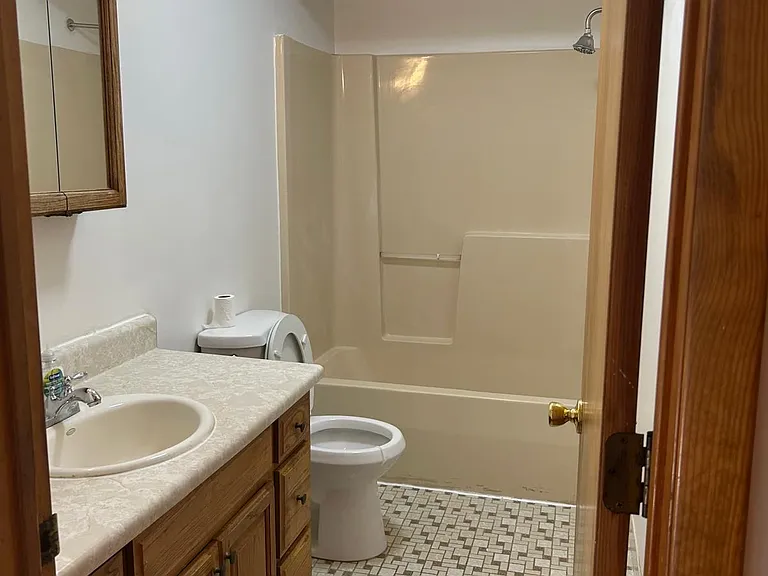 170 Randolph St #2 — Photo 7