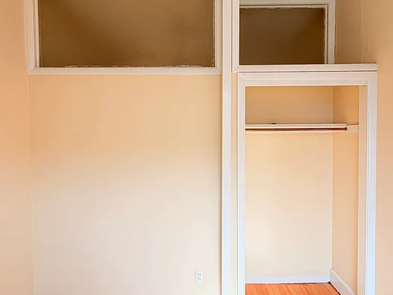 111 College St #4C — Photo 33