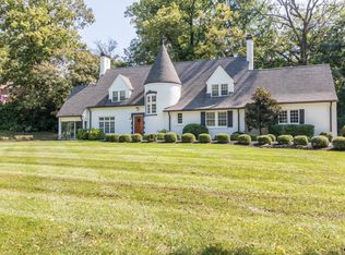 561 Garden Dr, Louisville, KY 40206