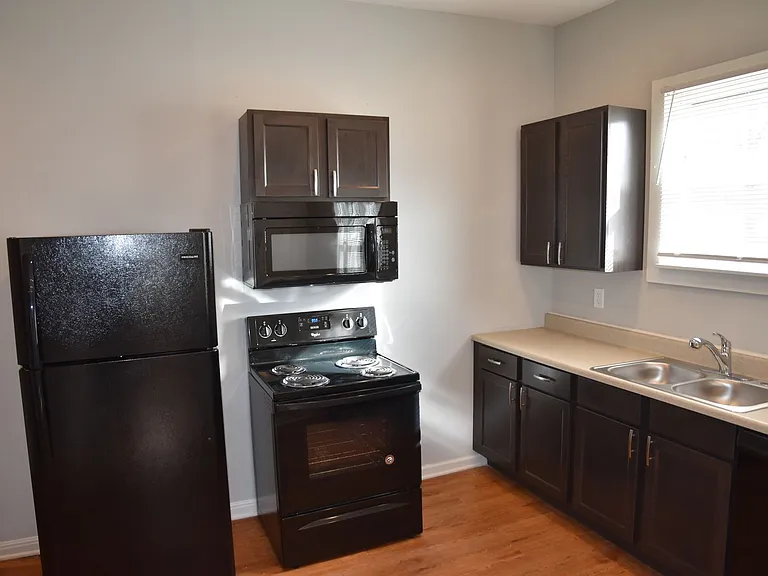 350-352 E Hinman Ave — Photo 2