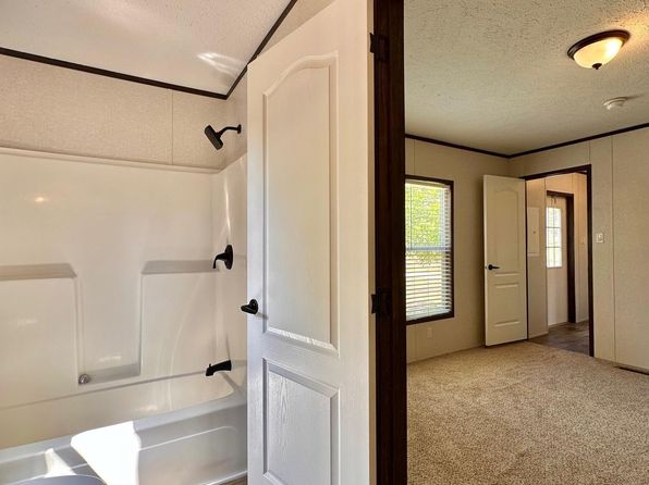 7958 An County Rd #404, Palestine, TX 75803