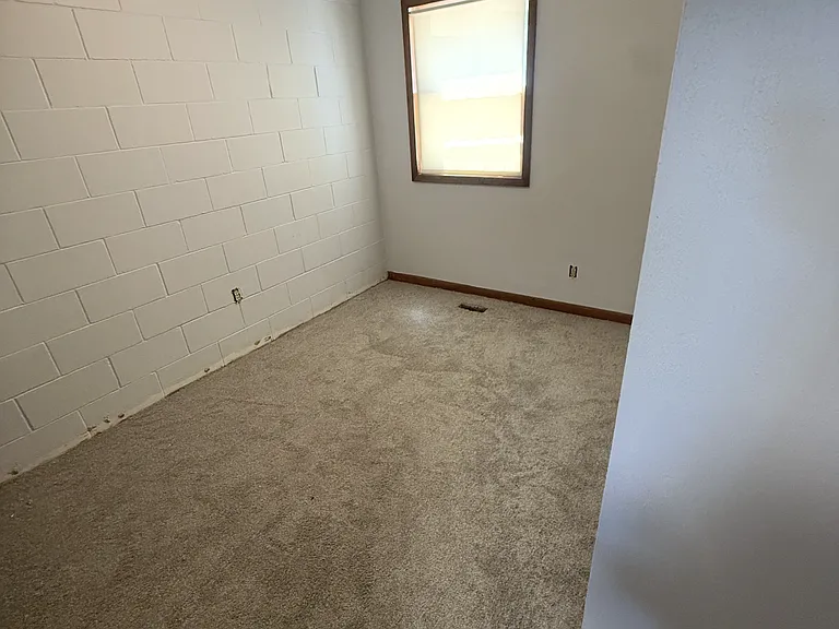 400 E 2nd St #3 — Photo 8
