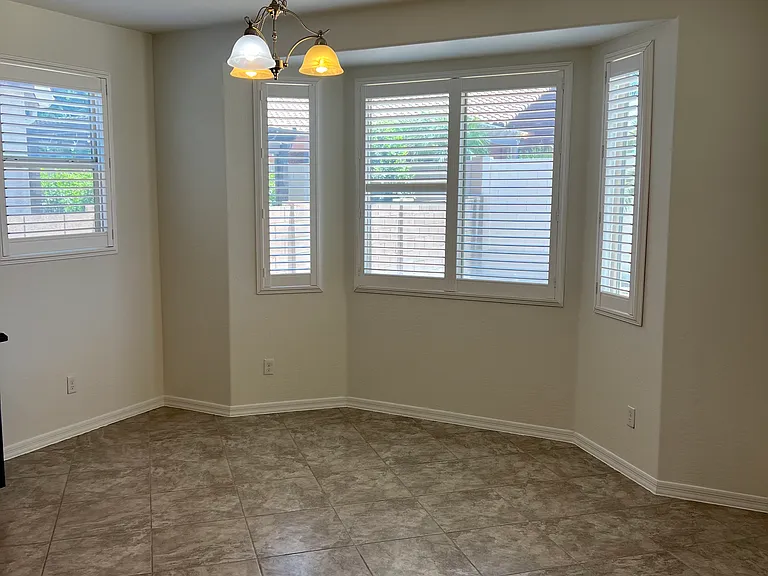 2901 E Iris Dr — Photo 12