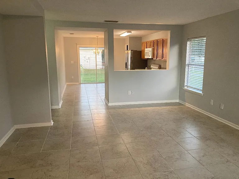 76016 Long Pond Loop — Photo 3