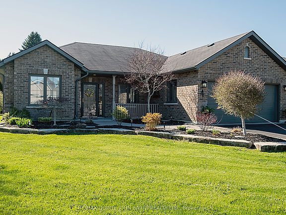 3rd image of 4 Hickory Ct