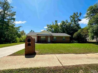 6767 Hunt St, Milton, FL 32570