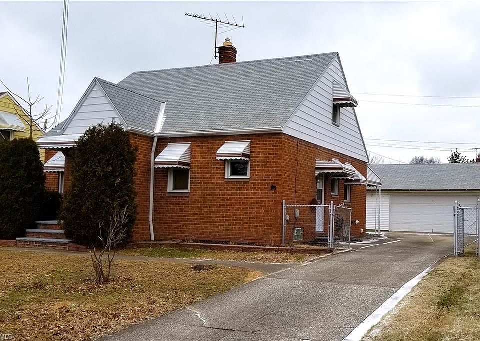 1st image of 21181 Fuller Ave