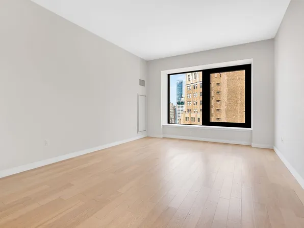 75 Wall St #34H, New York, NY 10005