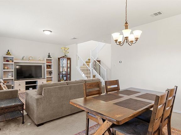 3rd image of 2471 Sunrise Rd Unit 2