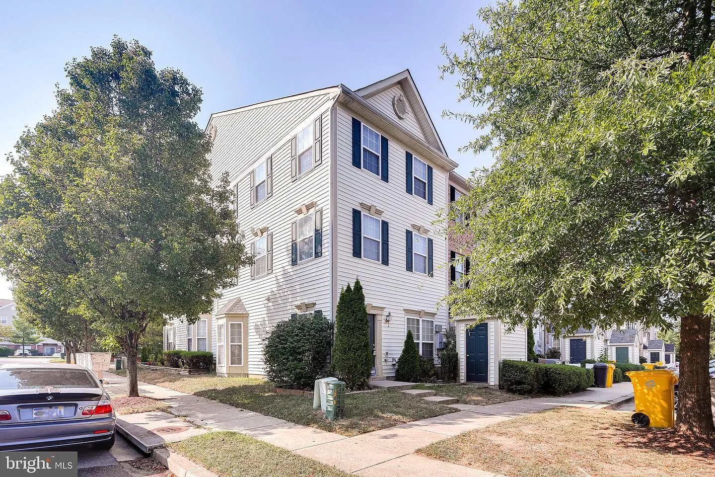 3 bed, 2.5 bath, 1690 sqft, $2,500 — Photo 1