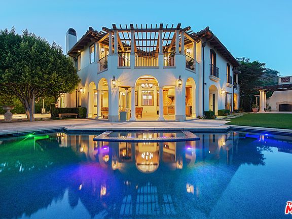 5th image of 3053 N Beverly Glen Cir