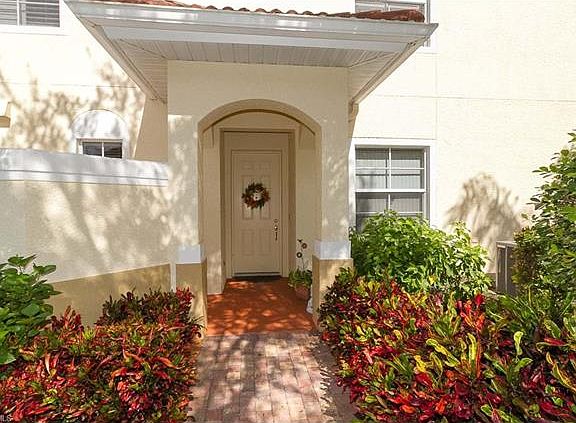 2nd image of 5936 Tarpon Gardens Cir APT 102