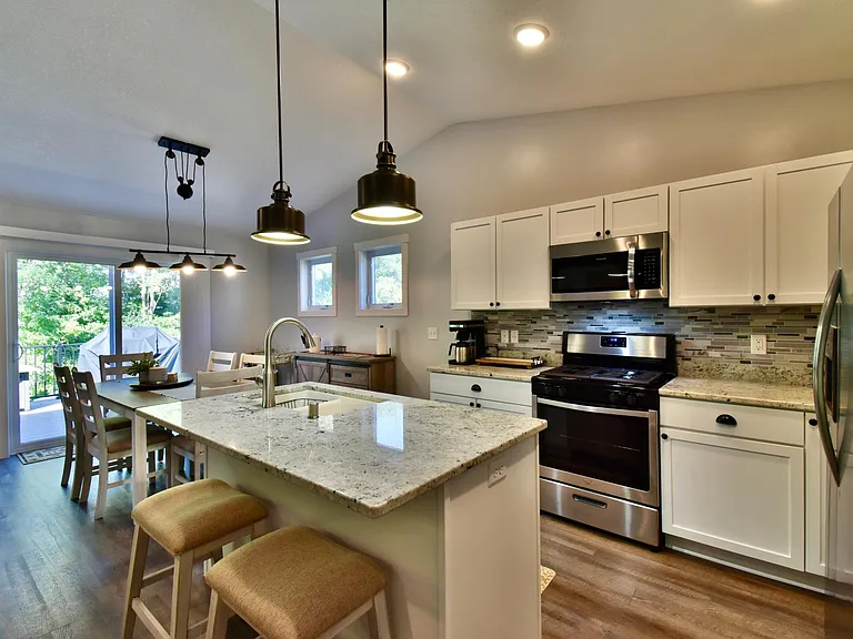 6501 Carrigan Lake Dr — Photo 4