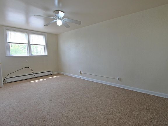 4th image of 128 E Walnut Park Dr APT C