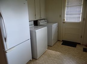 5th image of 382 Morningside Dr NE