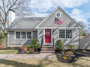 111 Oak St, Needham, MA 02492