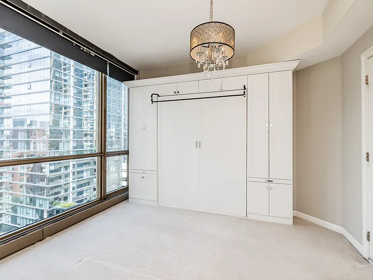 21 E Huron St #1207 — Photo 33