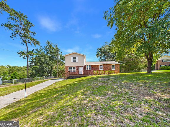 3rd image of 505 Corder Rd