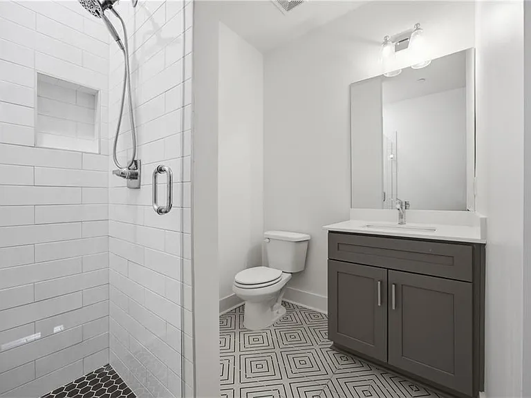 211 Bass St SW #10 — Photo 5