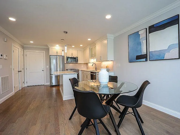 1400 Centre St #203 — Photo 10
