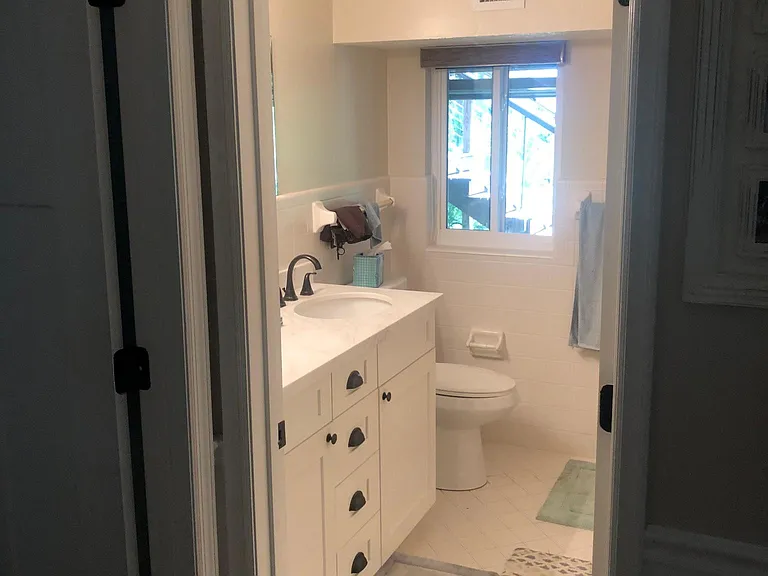 1856 NE River Ct #2 — Photo 5