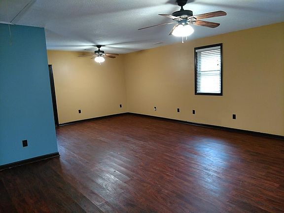 5th image of 1104 Brookwood Dr