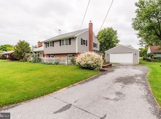 63 Rose Ave, Leola, PA