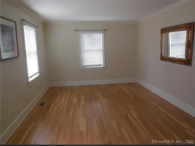 209 Hunyadi Ave — Photo 12