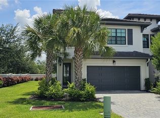 7510 Rockefeller Dr, Naples, FL 34119