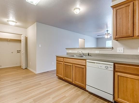 3rd image of 404 Wells Ct Unit A